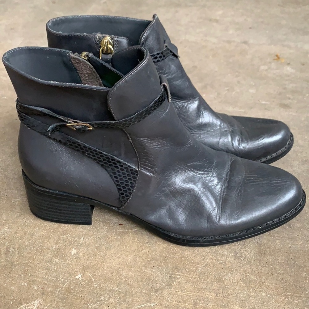 Grey Isaac Mizrahi Live ankle boots, good condition.